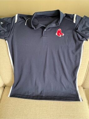 Boston Red Sox Insignia on Golf Polo Size Medium White Stripe Shoulder & Sides